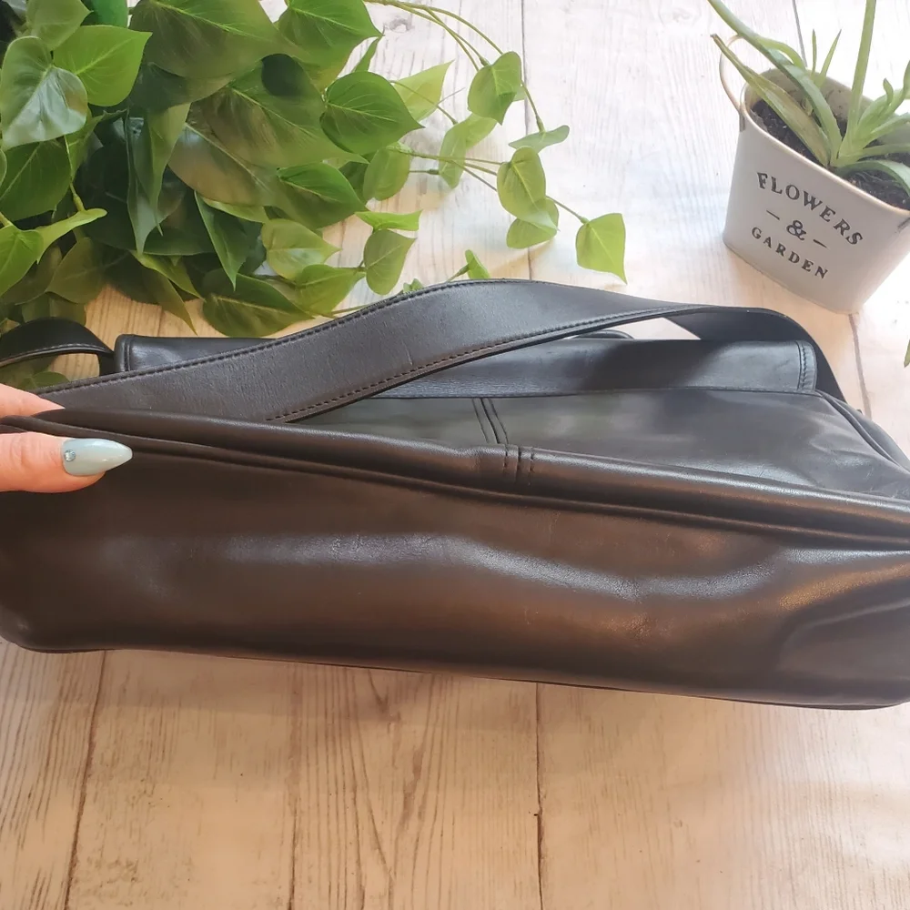 RETAIL COACH Vintage Y2K ALL LEATHER EXTERIOR Black Leather Laptop Bag